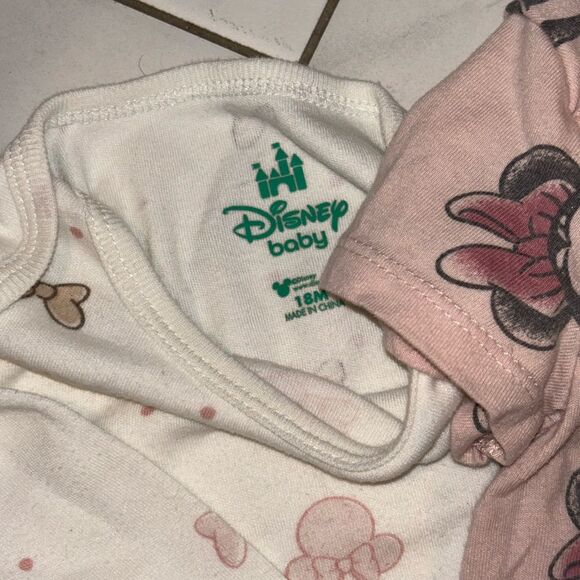 Seven piece Minnie Mouse Disney bundle - Picture 2 of 8